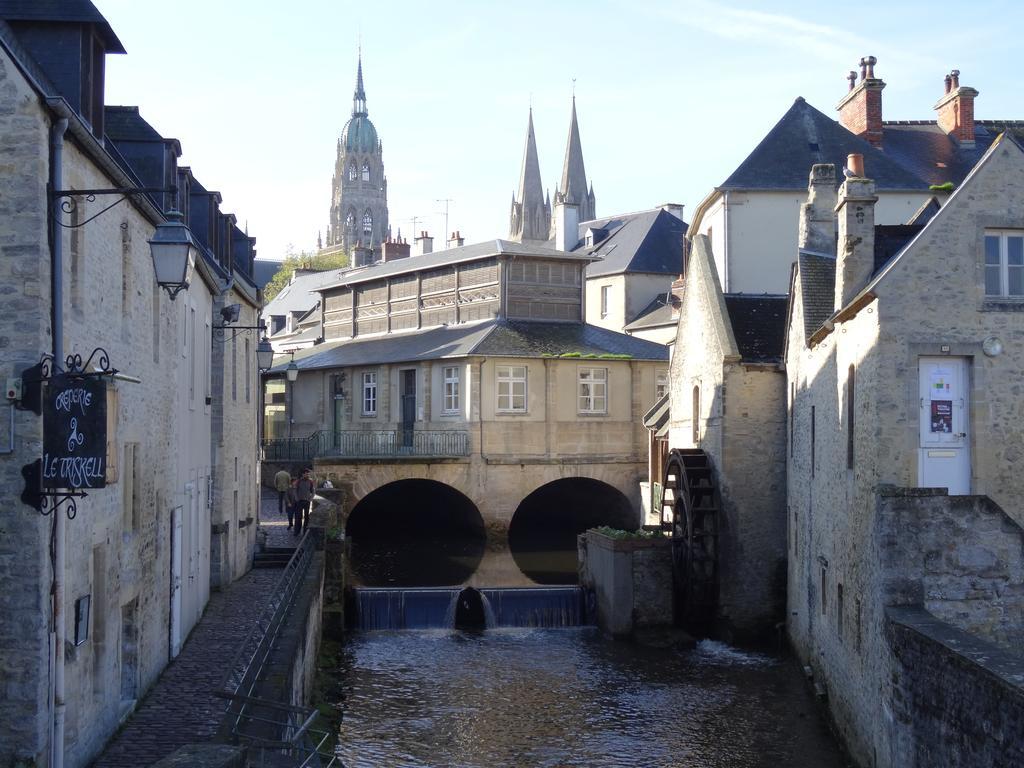 Logis Les Remparts Bed & Breakfast Bayeux Eksteriør bilde